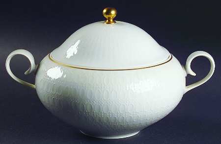 Motif Gold Band Round Covered Vegetable