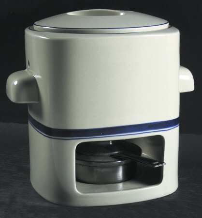 Nastro Fondue Pot with Lid, Stand and Burner