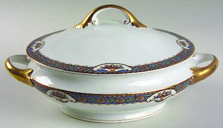 Old Virginia Round Covered Vegetable