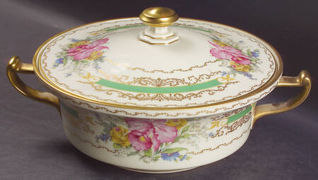 The Orchid (Ivory) Round Covered Vegetable