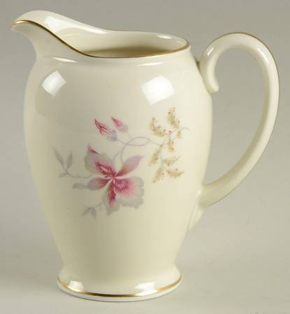 Orchid (Aida, Ivory) Creamer