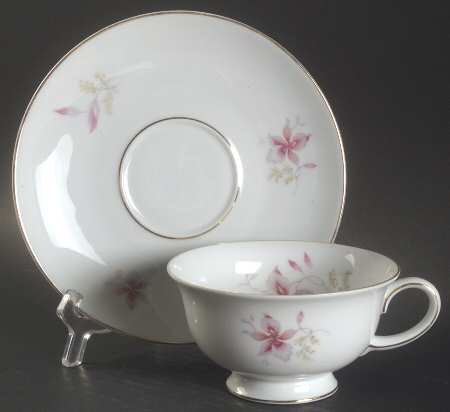 Orchid (Aida, White) Oversized Cup & Saucer Set