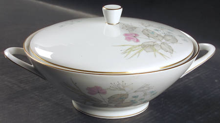 Parisian Spring White (Gold Trim) Round Covered Vegetable