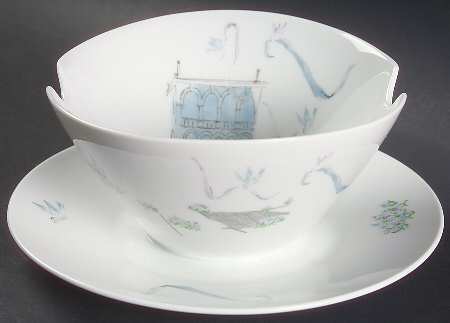 Plaza Gravy Boat with Attached Underplate
