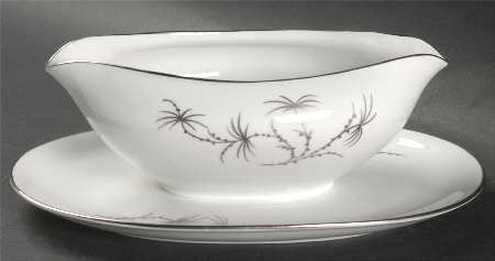 Platinum Palm Gravy Boat with Attached Underplate
