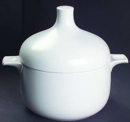 Plus White Round Covered Vegetable
