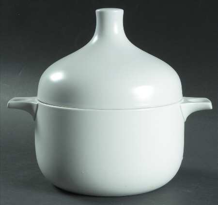 Plus White 1 Qt Round Covered Casserole