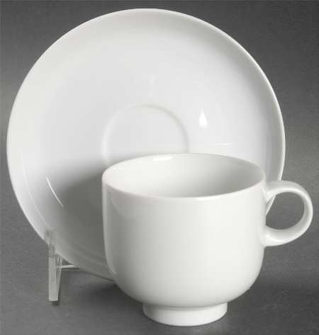Plus White Flat Cup & Saucer Set