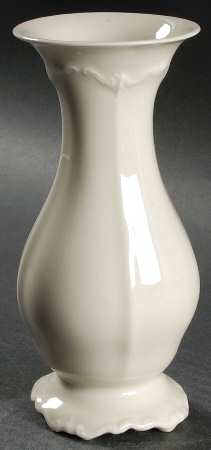 Pompadour Cream Bud Vase