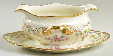 Pompadour (Sanssouci Shape) Gravy Boat with Attached Underplate