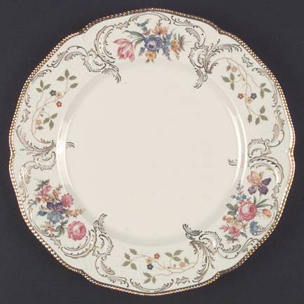 Pompadour (Sanssouci Shape) Dinner Plate by Rosenthal - Continental