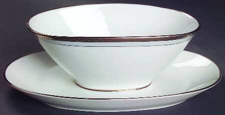 Princess Gravy Boat with Attached Underplate