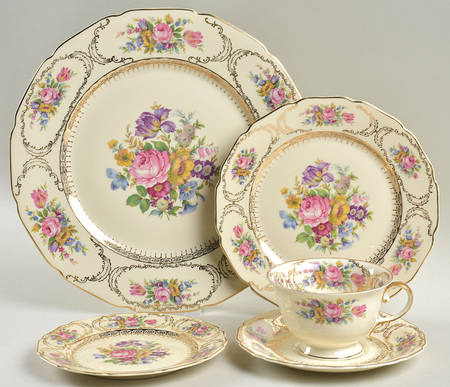 Queen's Bouquet 5 Piece Place Setting