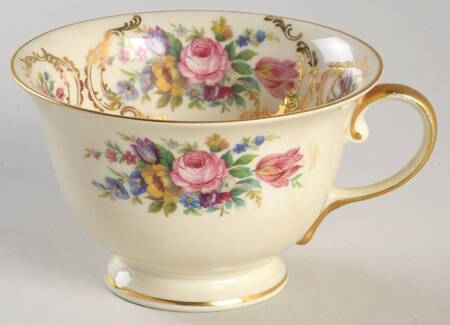 Queen's Bouquet Footed Cup