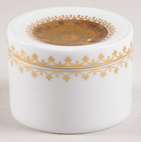 Quatre Couleurs Round Box & Lid