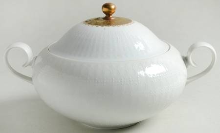 Quatre Couleurs Round Covered Vegetable