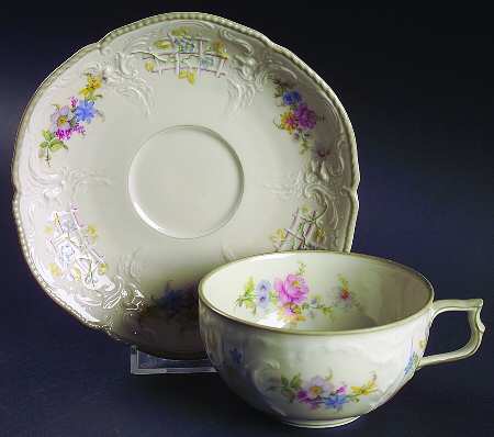 3422 Flat Cup & Saucer Set