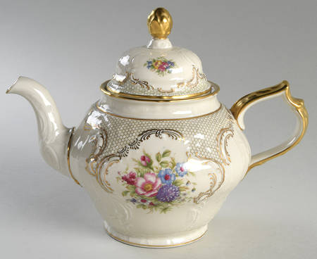 R112 Teapot & Lid