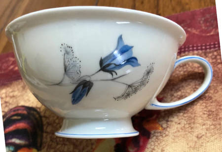 R133 Footed Cup