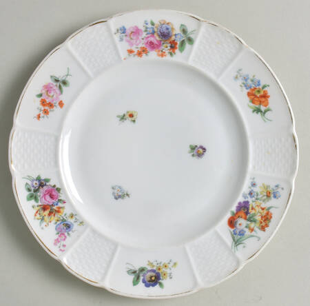 R138 Salad Plate