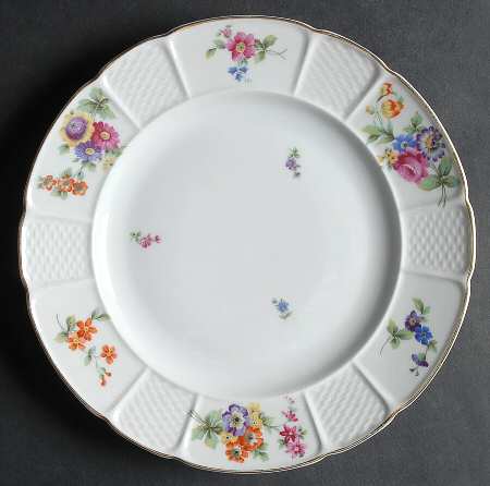 R138 Luncheon Plate