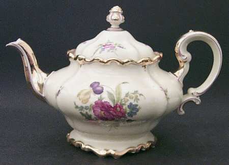R14 (Pompadour Shape) Teapot & Lid