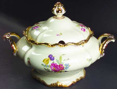R14 (Pompadour Shape) Tureen &  Lid