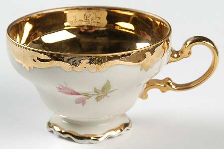 R14 (Pompadour Shape) Footed Demitasse Cup
