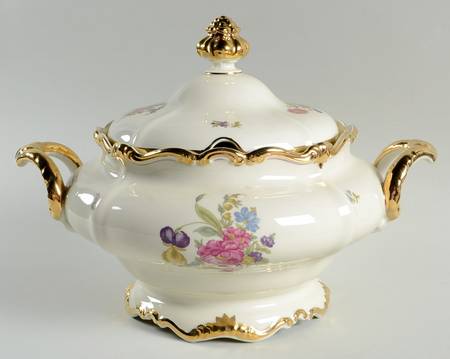 R14 (Pompadour Shape) Tureen & Lid