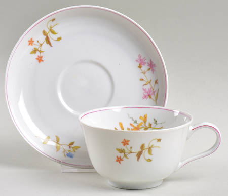 R142 Flat Cup & Saucer Set