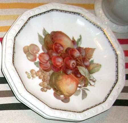 R16 Accent Salad Plate