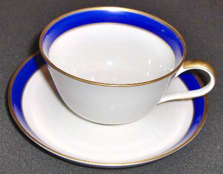 R162 Flat Cup & Saucer Set