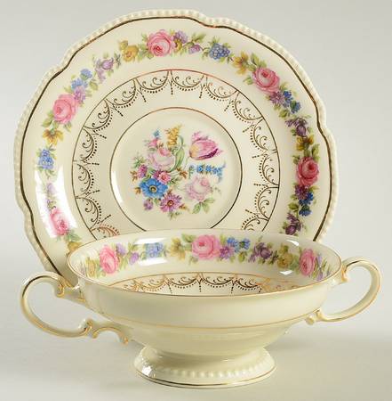 R163 Footed Cream Soup Bowl & Saucer Set