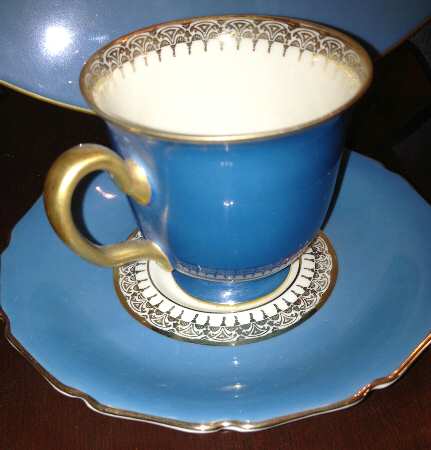 R182 Footed Demitasse Cup & Saucer Set