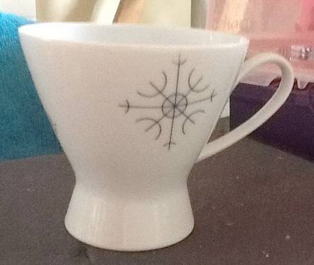 R183 Footed Cup