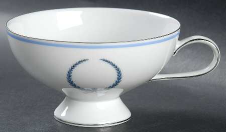 R213 Footed Cup