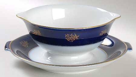 5381 Gravy Boat with Attached Underplate