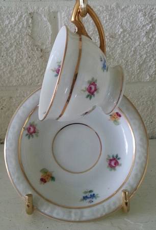 R233 Footed Demitasse Cup & Saucer Set