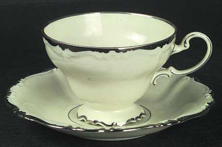 R24 Footed Cup & Saucer Set
