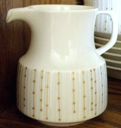 R242 Creamer