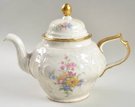 R25 Teapot & Lid