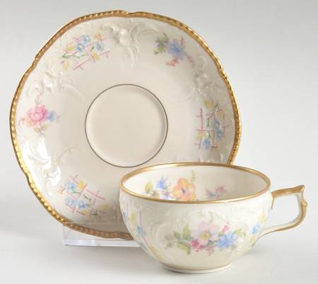 R25 Flat Demitasse Cup & Saucer Set