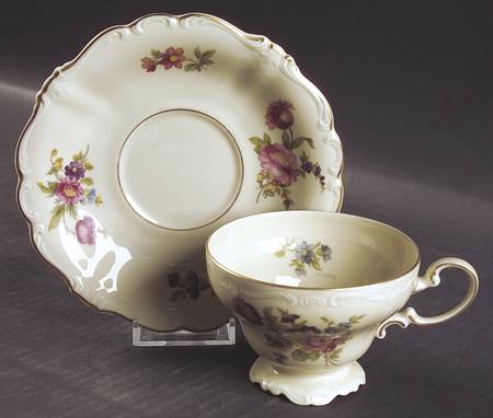 R310 Footed Cup & Saucer Set