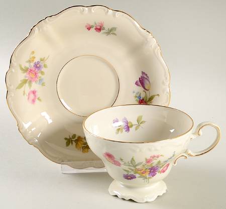 R310 Footed Cup & Saucer Set