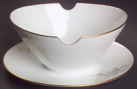 R335 Gravy Boat with Attached Underplate