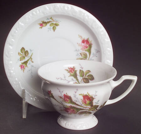 R342 Footed Cup & Saucer Set