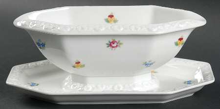 R373 Gravy Boat with Attached Underplate