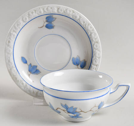 R40 Footed Cup & Saucer Set