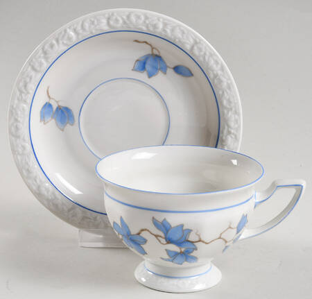 R40 Footed Cup & Saucer Set