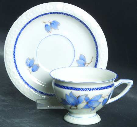 R40 Footed Demitasse Cup & Saucer Set